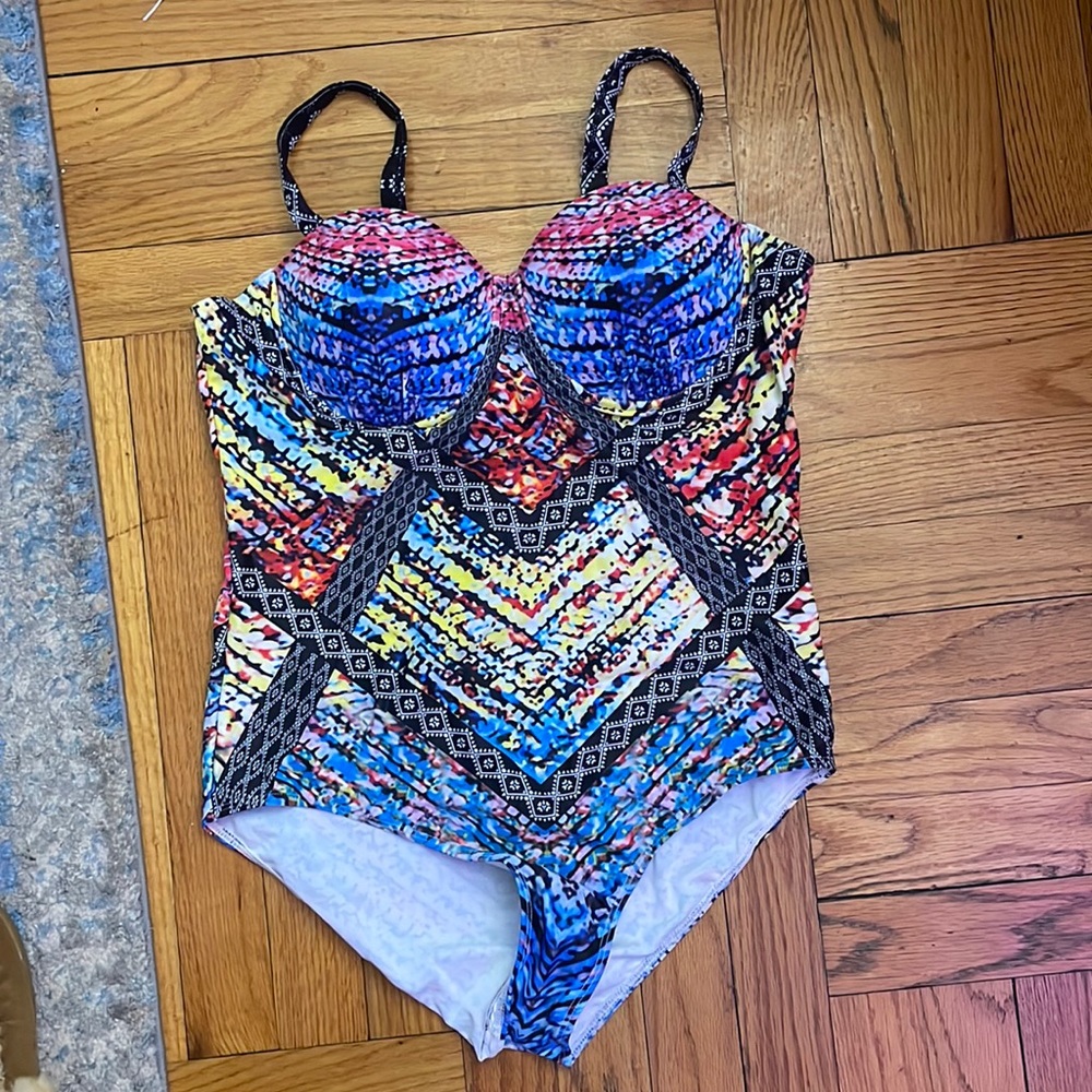 Multicolored one piece bathing suit by Meet Curve size L